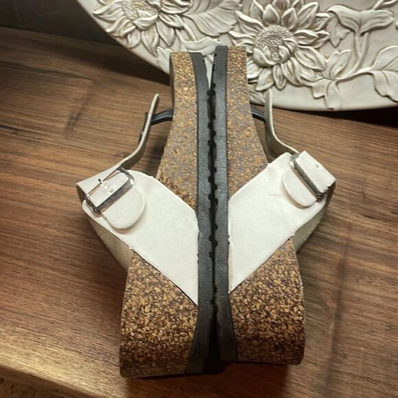 Genuine Leather Insole T-Strap Sandals - 37    🌻🌻🌻🌻 - Picture 6 of 9